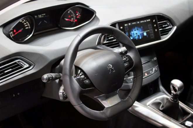 Обзор  Peugeot 308 SW