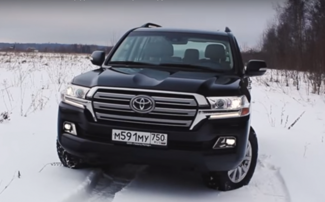 Зимний дрифт на  Land Cruiser 200