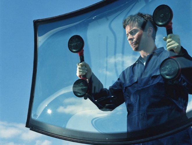 Замена автостекла: как и в каких случаях ремонтируют стекла?