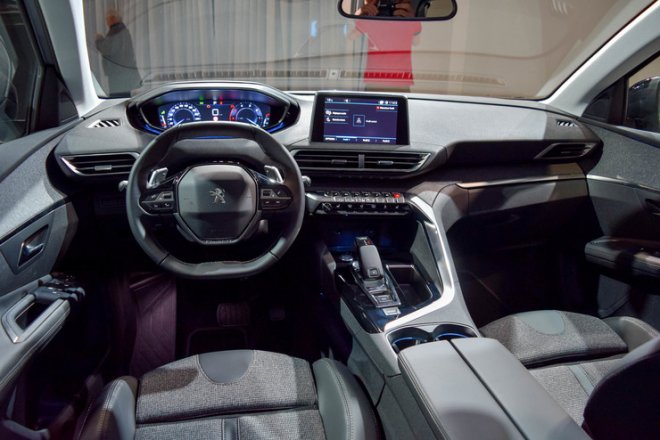 Новый Peugeot 3008 официально представлен в  Париже