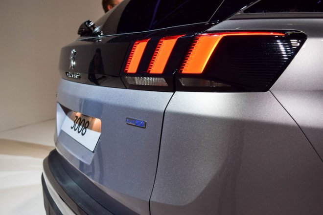 Новый Peugeot 3008 официально представлен в  Париже