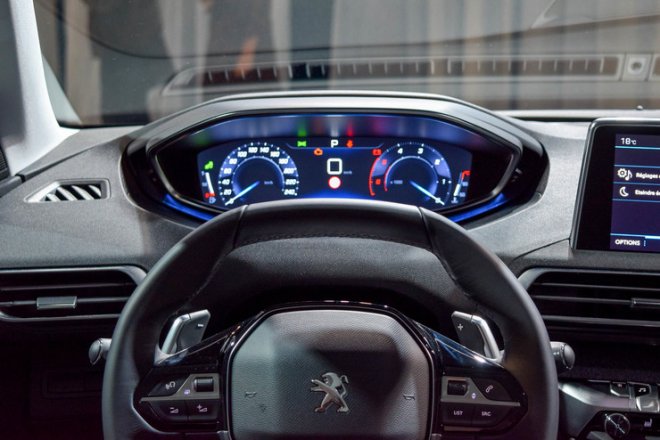 Новый Peugeot 3008 официально представлен в  Париже
