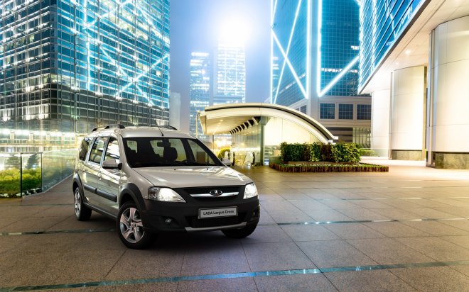 Автомобили Лада Ларгус,  оборудуются российскими моторами.